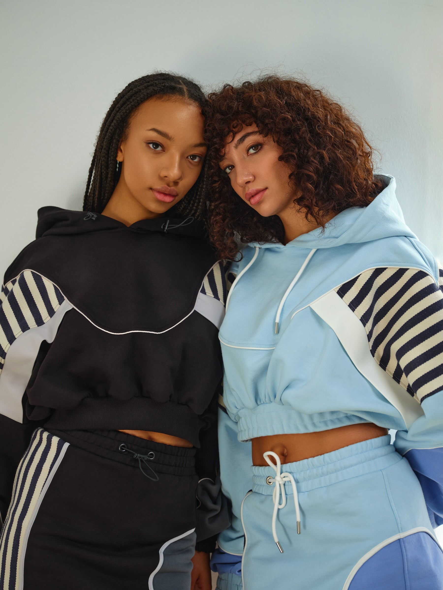 Gigi V2 Crop Black Hoodie – Sebnem Gunay